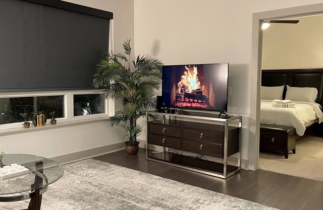 Luxury Apt in Tysons - Mins From Metro - Free Parking