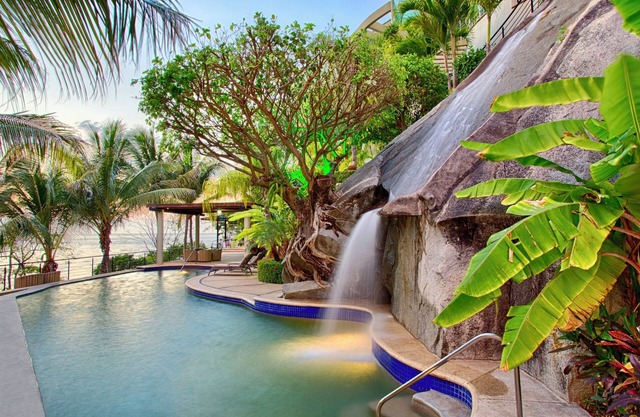Luxury Beach Frontage Villa with amazing views for Rent