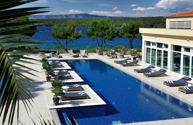 Luxury Beach Villa with Staff included in the price, private beach and pool