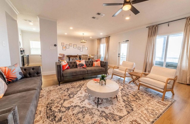 Luxury Beachfront Villa - 19 | Newly Renovated | Pet Friendly | 5 Star Amenities