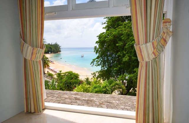 Luxury Beachfront Apartment