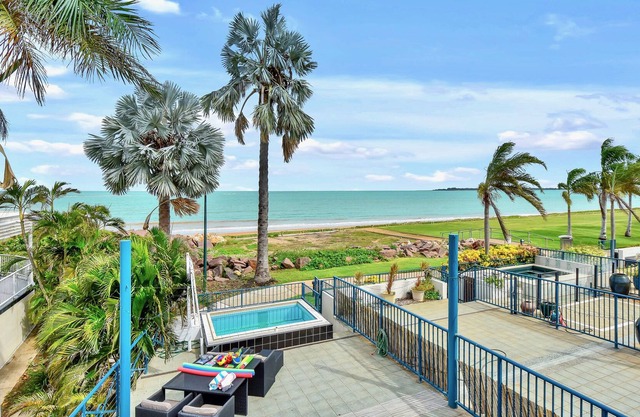 Luxury Beachfront Villa | 5★ Location, Pool, Views