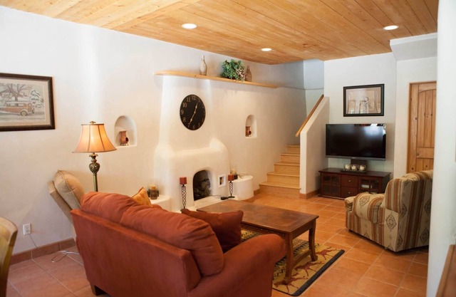 LUXURY CANYON SUITESnTAOS CANYON, KIT CARSON NATIONAL FOREST