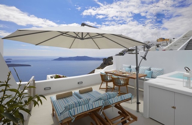 Luxury Cave Suite, Caldera View, Outdoor heated Jacuzzi