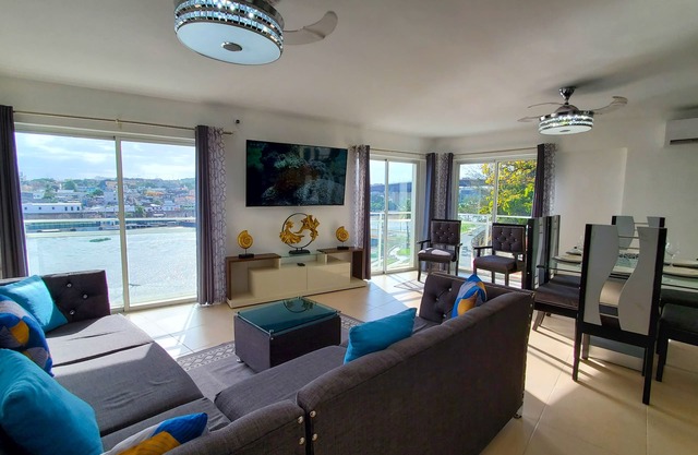 Luxury Condo Zona Colonial Beautiful water View+Pool+Gym+Sauna