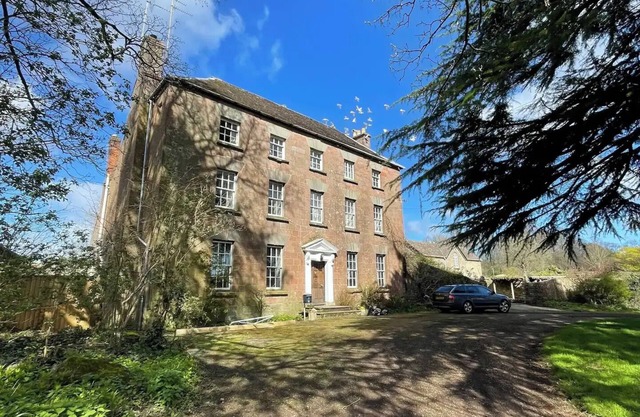 Luxury Country Manor in Forest of Dean | Hot Tub, Fire Pit & Sleeps 16+