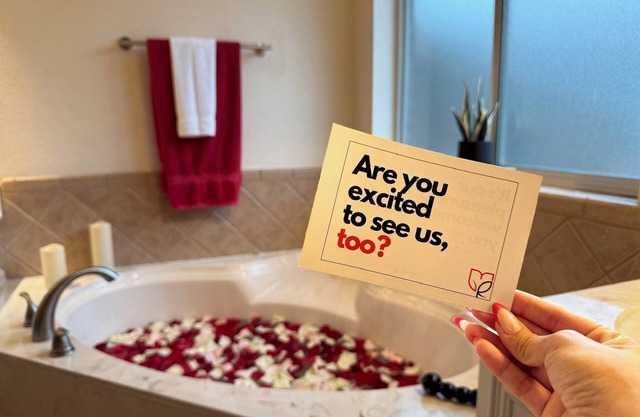 Luxury Couples Hideaway | King Bed Jacuzzi Spa Private Retreat