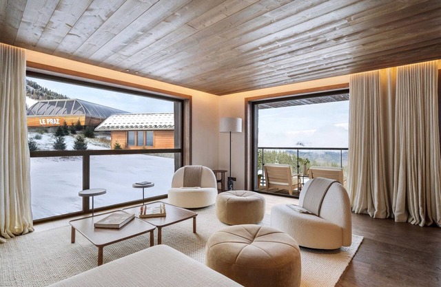 Luxury Courchevel: Suite & Mountain Nook, Sleeps 6, Terrace Access