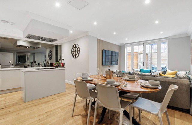 LUXURY DUPLEX IN NEW DEVELOPMENT