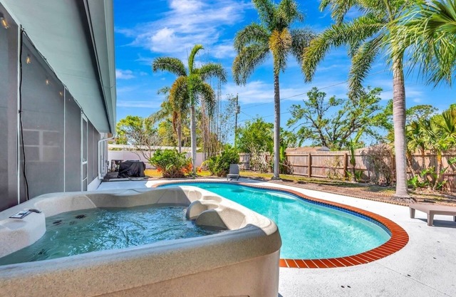 Luxury Escape. Dream Vacation. Heated Pool & Spa