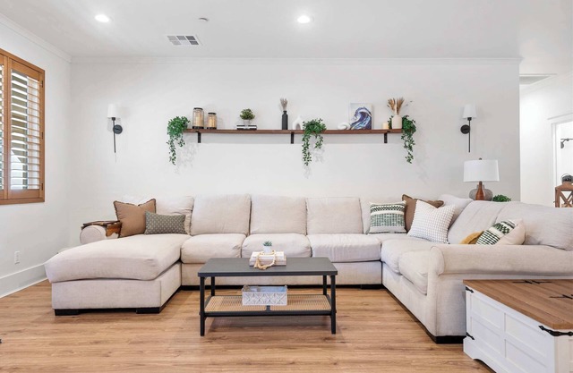 Luxury Family Oasis with Hot Tub!