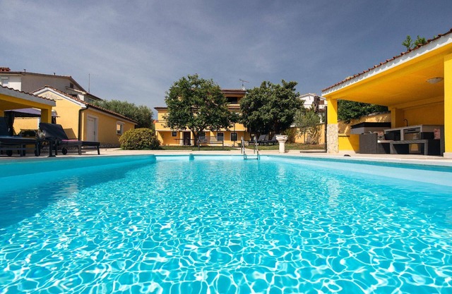Luxury Family Villa for 12 People near Porec