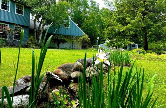 Luxury Farm Stay at Glenrose Manor - Wolf Pine Hollow