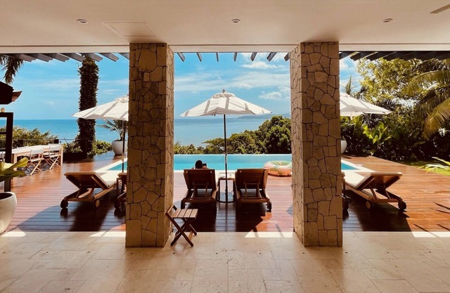 Luxury Fully Staffed 5 Bedroom Ocean View Villa with Infinity Pool