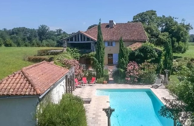Luxury gite with private pool in the Gers area