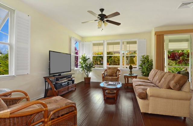 Luxury Hawaiian Style Condo with A/C, Nihilani 16A