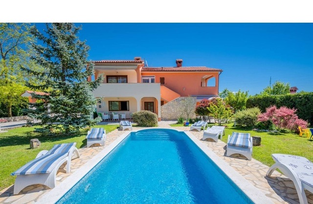 Luxury holiday house with private pool and large garden, near Rabac