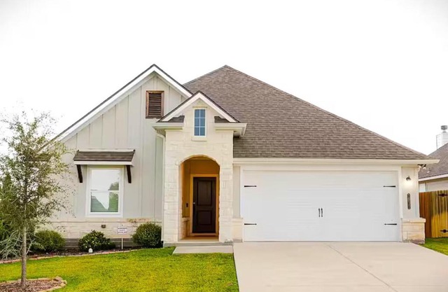 Luxury Home Near Kyle Field & Expo Center