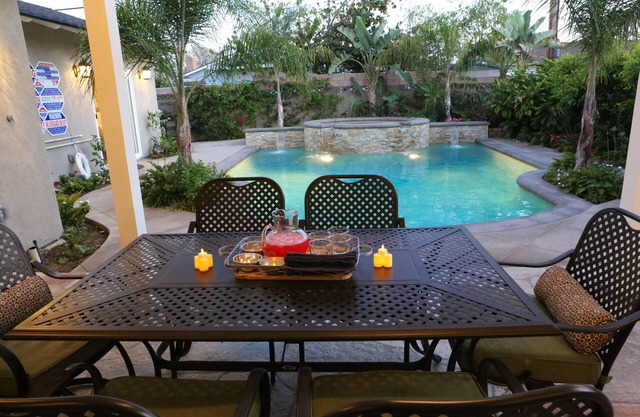 Luxury Home: Pool/Jacuzzi, 3 Ensuites, Walk2Disney