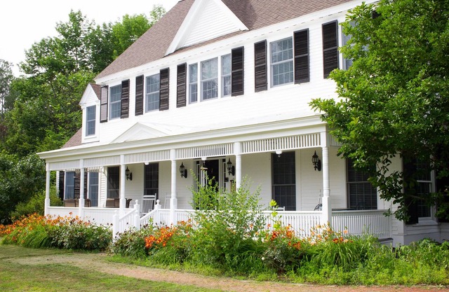 ⚜Luxury Home⚜Private Pond⚜25 Acres of Privacy⚜5 Min Downtown Woodstock⚜Spa⚜BBQ