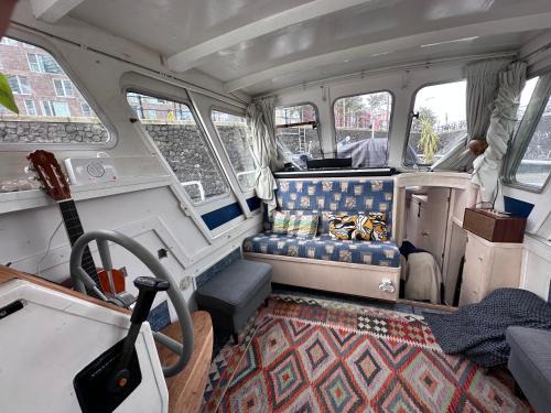 Luxury Houseboat