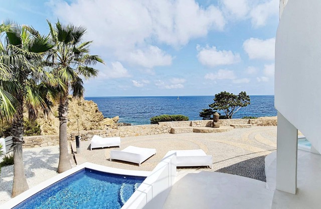 ⭐ LUXURY HUGE SEAFRONT + PRIVATE NIGHTCLUB IN IBIZA