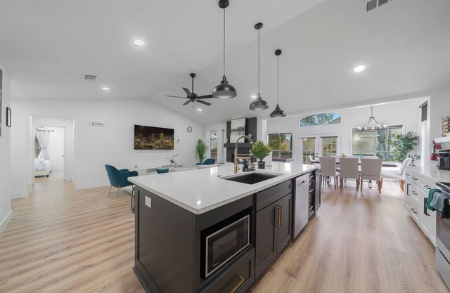 Luxury in Euless - Close to DFW Airport and Cowboy Stadium
