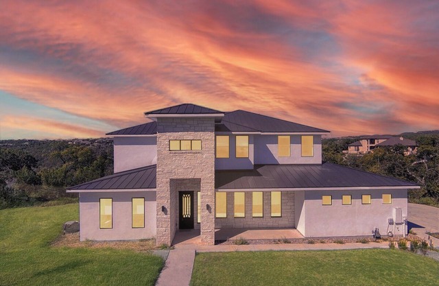 Luxury Lakefront ✔️ Jacuzzi & Patio 🎬 Home Theater ❤️ Pool, Courts & Views