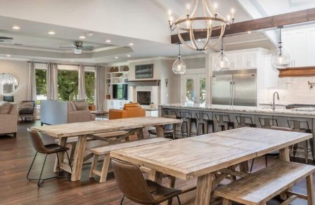 Luxury Lakefront Lodge - 16 Beds! 8 BRs! Sleeps 32!