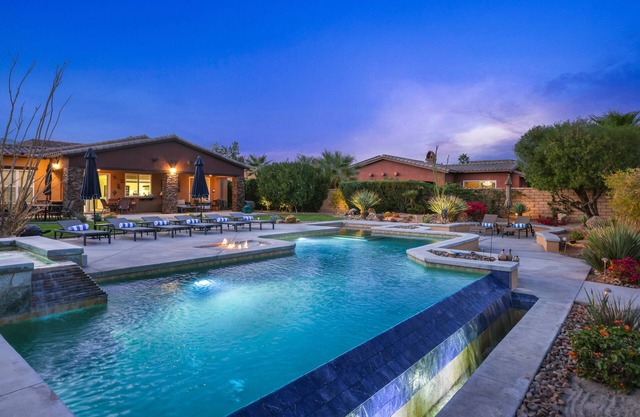 Luxury lakefront desert home w/private pool, pool spa, putting greens