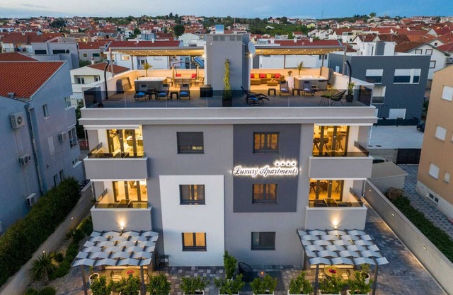 Luxury Majpruz Suites I