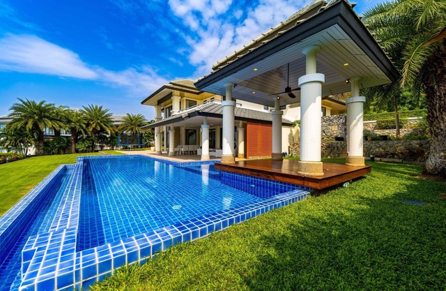 Luxury Mansion On Golf Course(BMG5)