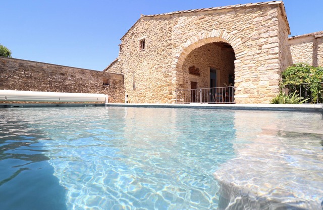 Luxury Mas 6bed + 6bath + SPA + heated pool + large garden