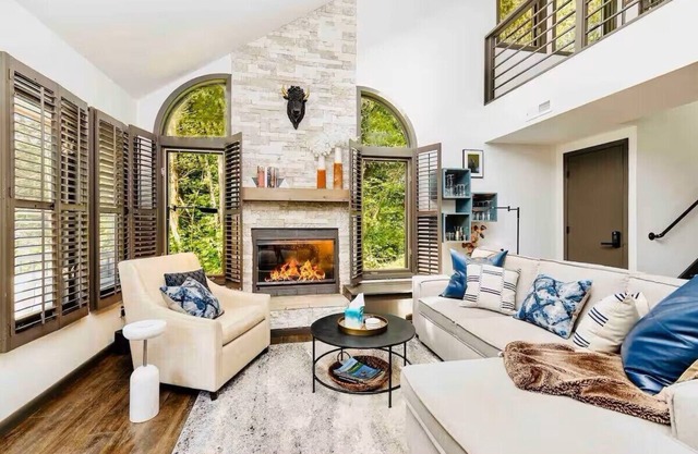 Luxury Meets Comfort Instagram-Worthy,12 Min 2 Town, Pools, Trails
