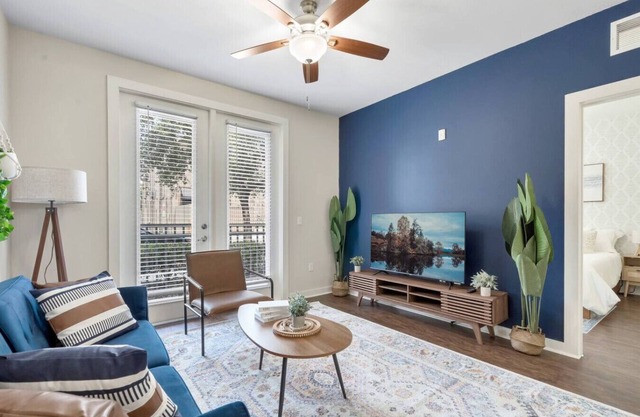 Luxury Meets Comfort | Pool, Gym + FREE Parking!