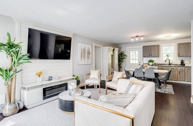Luxury Midterm Rental for Families, Medical and Corporate Professionals Cincy