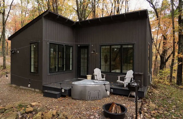 Luxury Modern Cabin w/Hot Tub - Hocking Hills