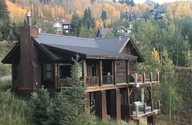 Luxury Mountain Cabin only 100 yards to the Homeowners Ski Trail!
