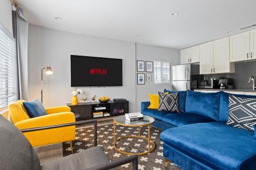 Luxury Oasis in Culver City! Free parking and Jacuzzi