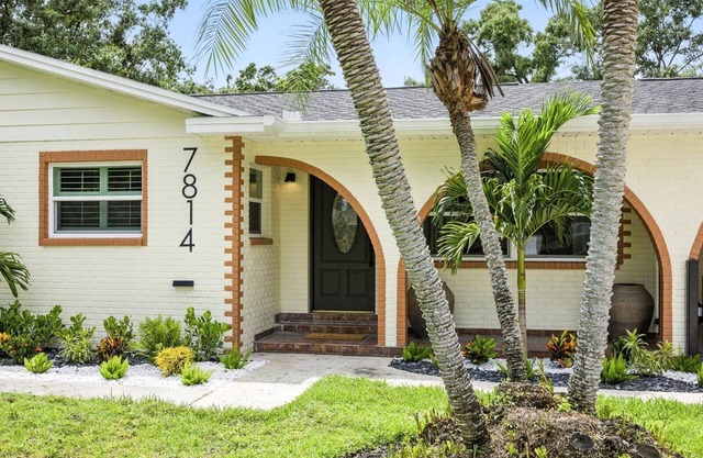 Luxury Oasis Retreat W/Pool, Jacuzzi, Pickleball, Pool Table, Games