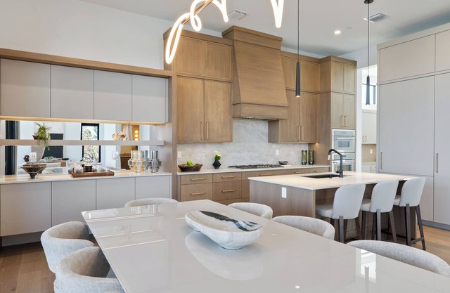 Luxury Oasis Villa: 1min to beach, elevator, waterfront, spa, NEW $6M value!