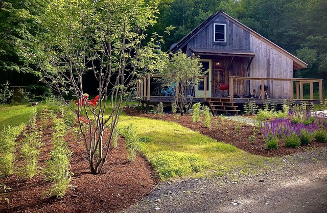 Luxury Off Grid Romantic Cabin in the Woods 20 Minutes from Sugarbush Ski Resort