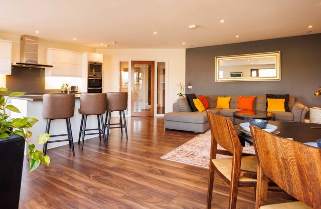 Luxury Penthouse - Centre of Killarney !