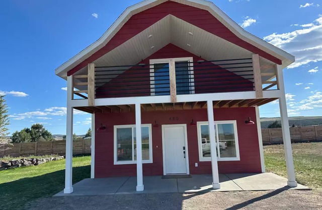 Luxury Red Barn at Stoney Farms NO CHOREs