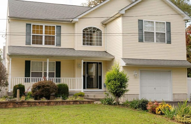 Luxury Spacious Bancroft 5bed 2.5bath Oasis