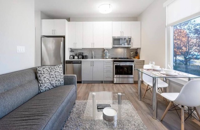 Luxury Studio | Indoor Pool | Gym | Business Center |Steps from Waterfront