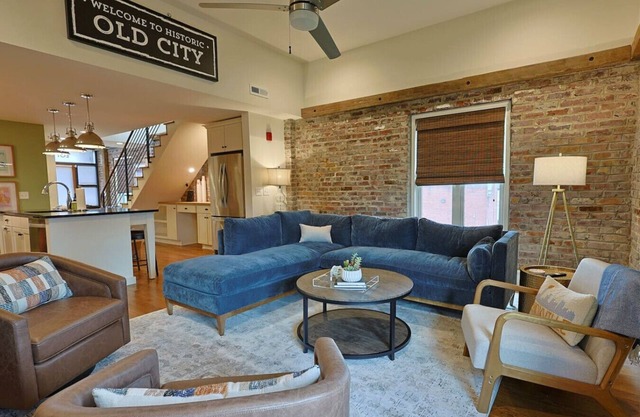 Luxury Townhome Walkable to Old City & DT Knox