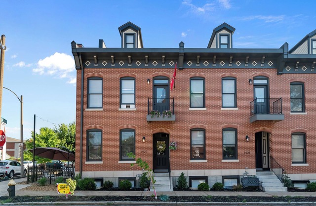 Luxury Townhome with classic design and Smart Gym