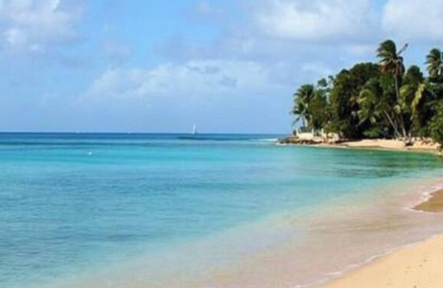 Luxury Two Bedroom Condo with Poolnn