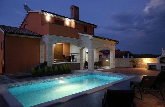 Luxury Vila Dragica with pool and sports activities
